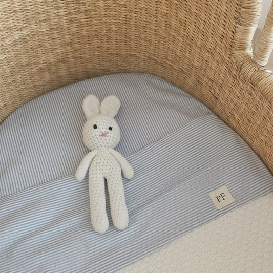 76 x 43 cm - Fitted Sheet to fit our Moses Basket Mattress - Classic Blue Stripe