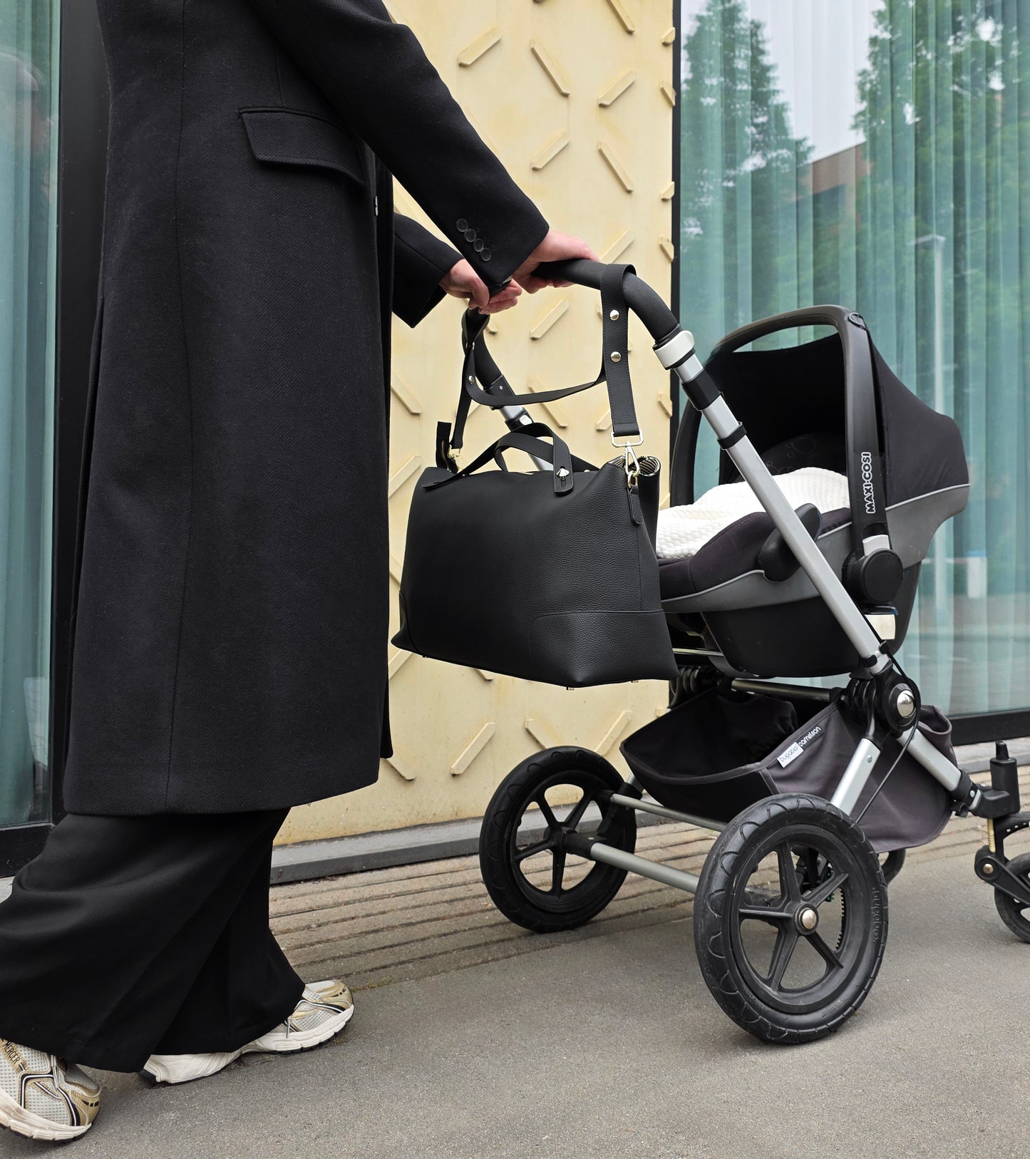 The Classic Leather Diaper Bag - Black / Gold - Petit Filippe