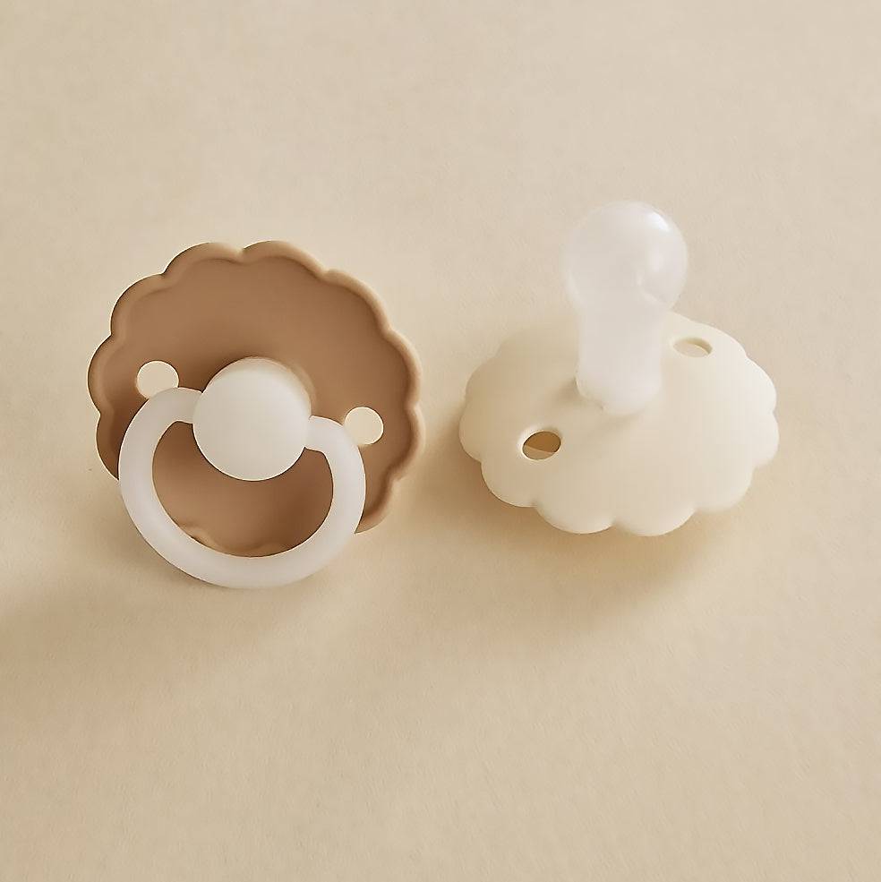 Pacifier Daisy Night - 2 Pack - Cream & Croissant - Petit Filippe