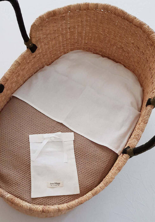 76 x 43 cm - Linen Fitted Sheet to fit our Moses Basket Mattress - White - Petit Filippe