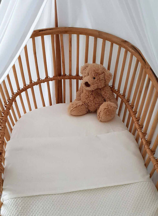 88 x 47 cm - Linen Fitted Sheet to fit our Rattan Bassinet Mattress - White - Petit Filippe