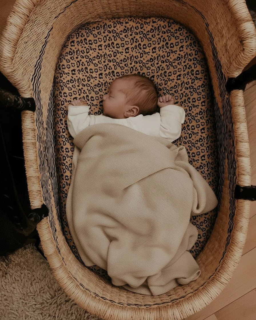 76 x 43 cm - Linen Fitted Sheet to fit our Moses Basket Mattress - Leopard - Petit Filippe