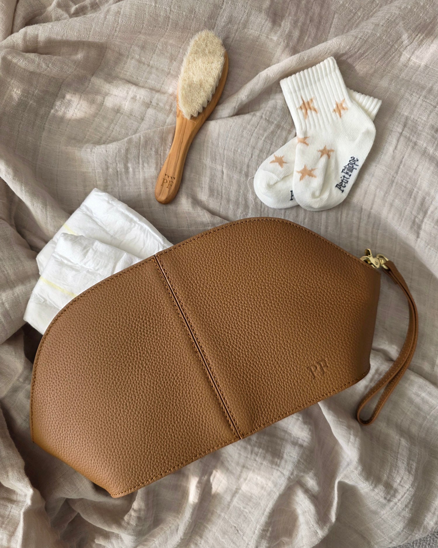 The Timeless Leather Pouch - Tan / Gold - Petit Filippe