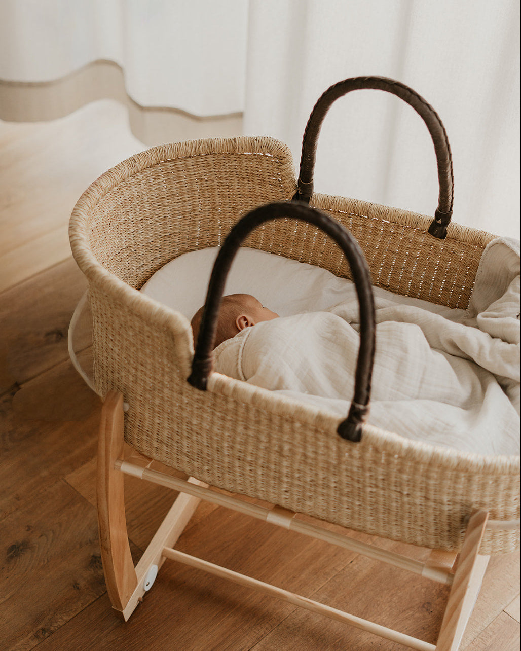 Moses Basket - no. 02 - Neutral - Brown Handles