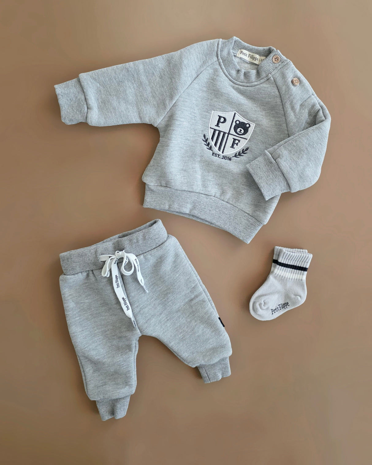 Sweatshirt - Varsity Crest - Grey - Petit Filippe