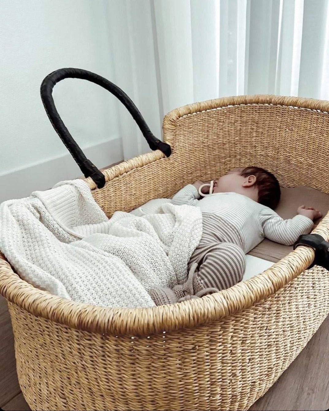 Moses Basket - no. 01 - Neutral - Black Handles - Petit Filippe