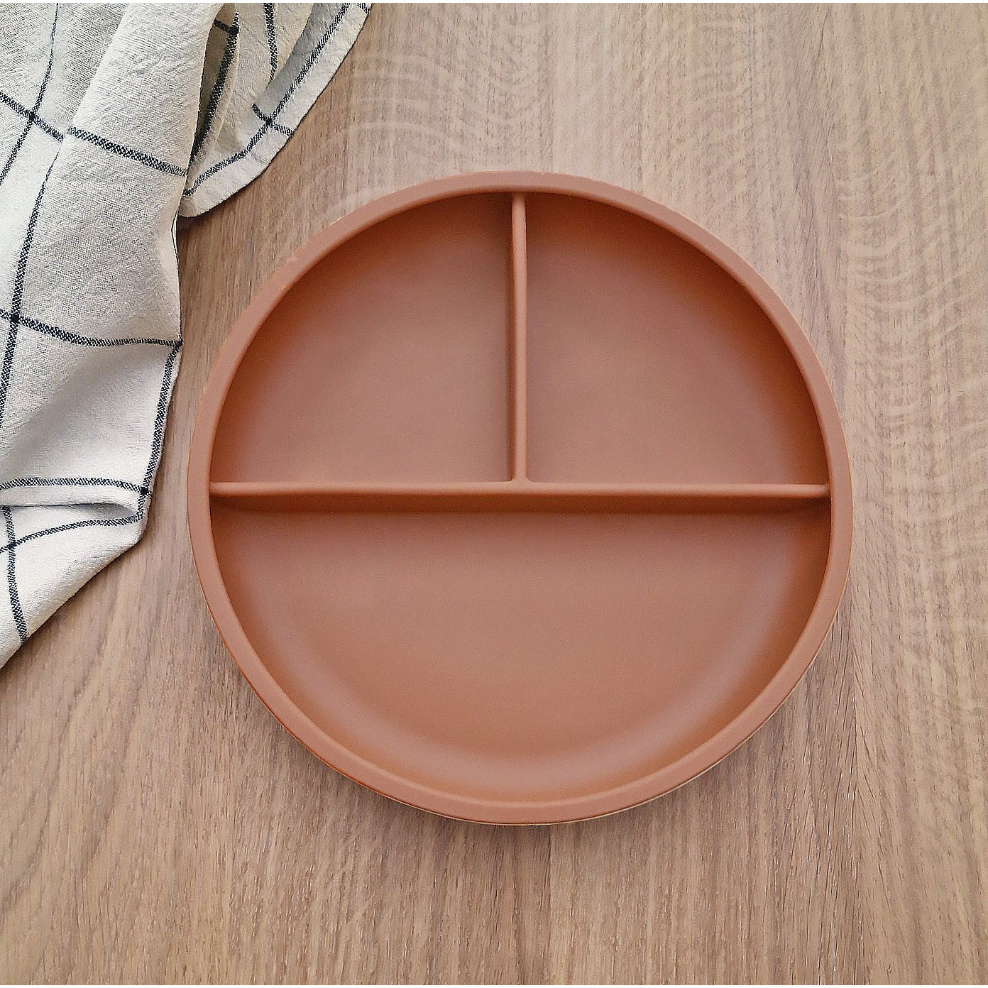Silicone Divided Plate with suction base - Brick - Petit Filippe