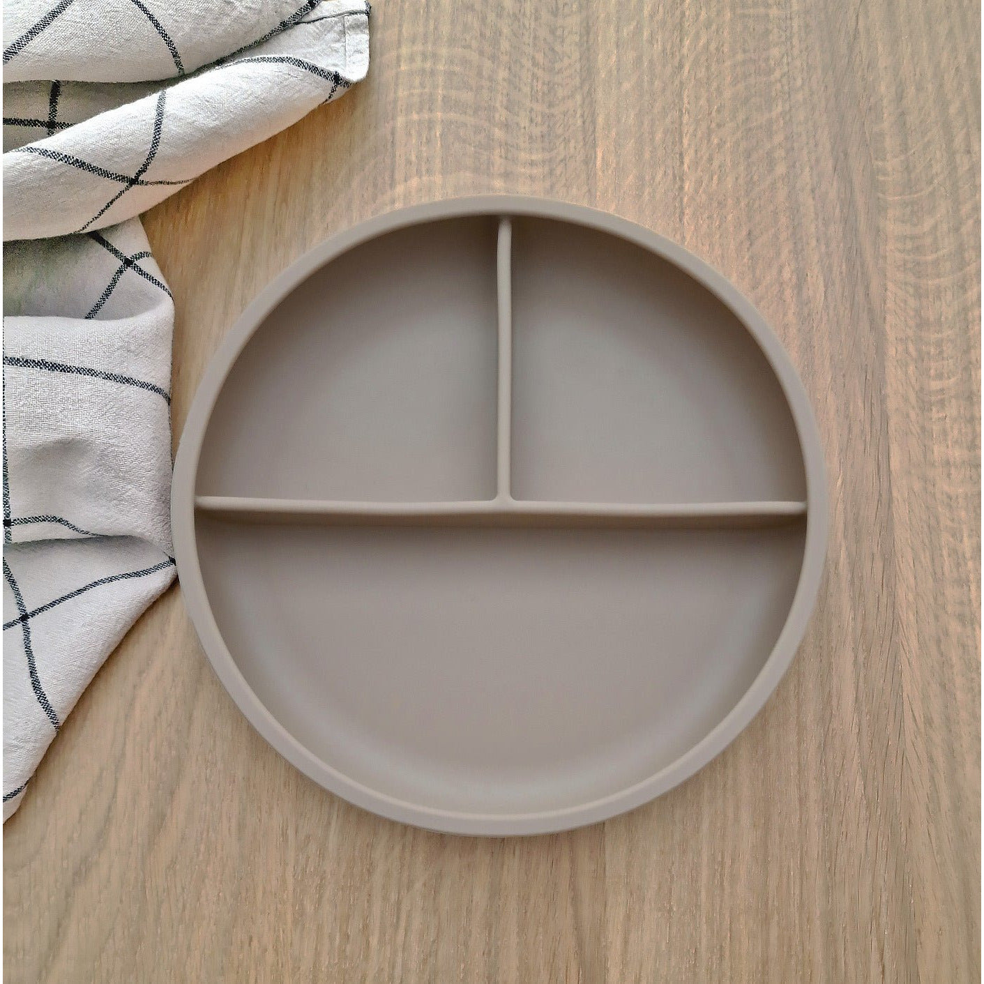 Silicone Divided Plate with suction base - Taupe - Petit Filippe
